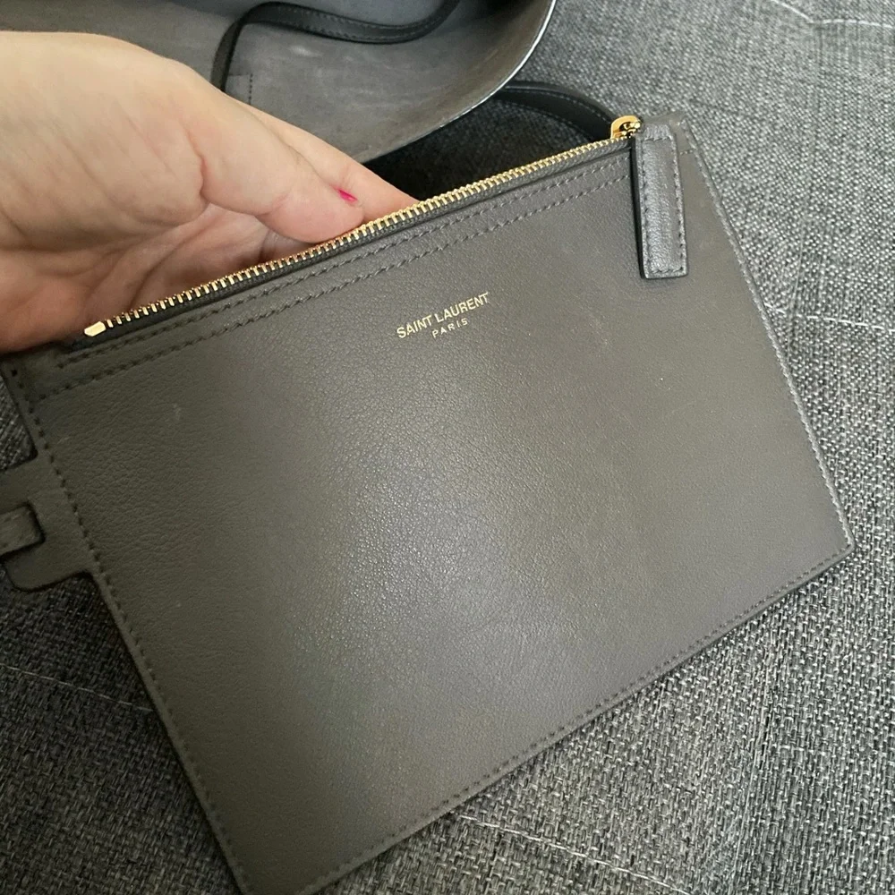 YSL Yves Saint Laurent grey tote with pouch - Picture 8 of 16